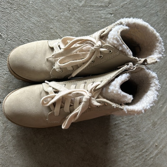Kids beige boots - Picture 3 of 6